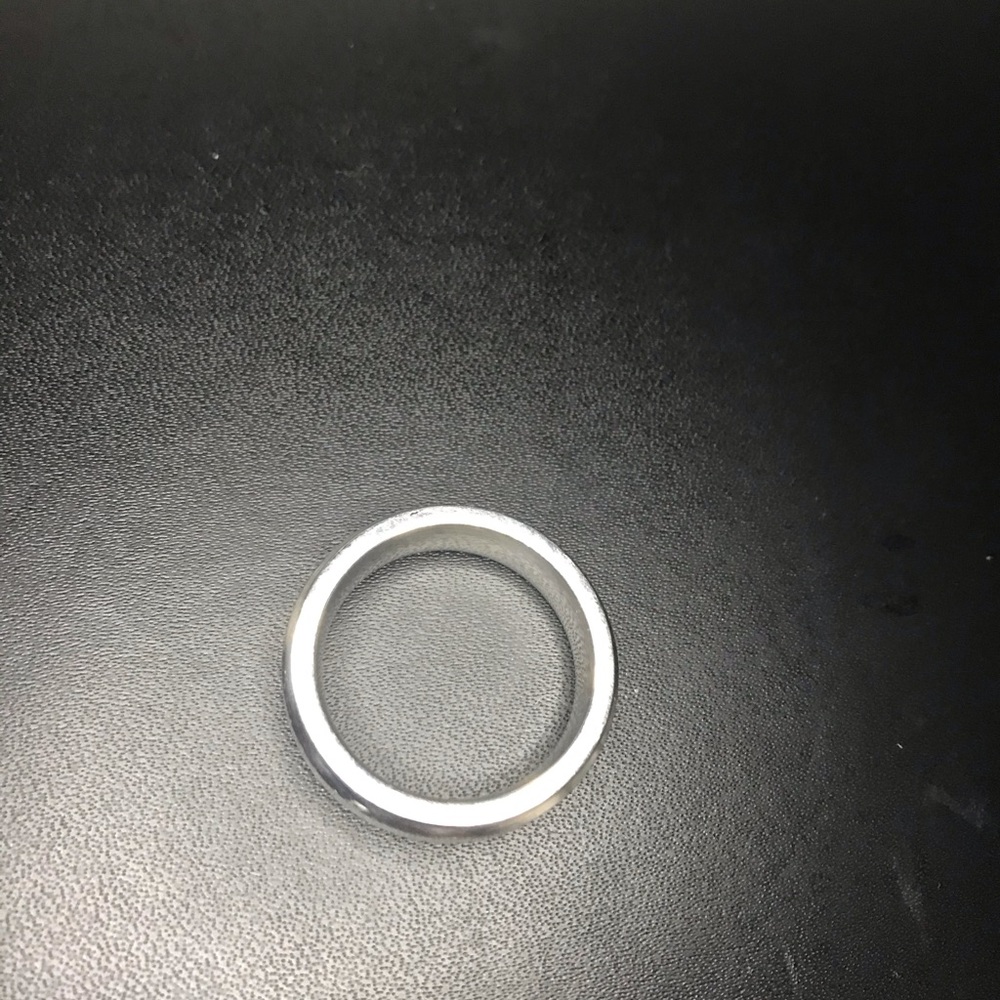 Mans Ring - image 3
